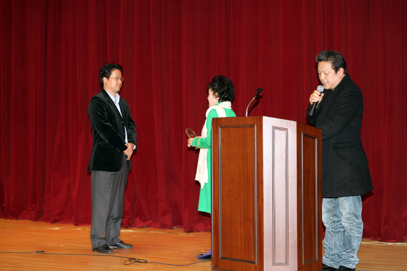 IMG_9000s.jpg
